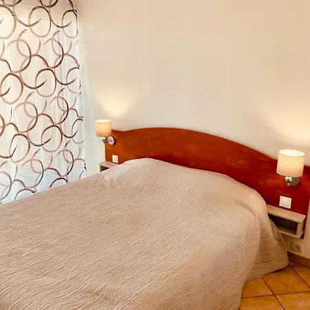 Superbe T2 Bord De Belle Au Port Piscine & Parking * Argeles-sur-Mer